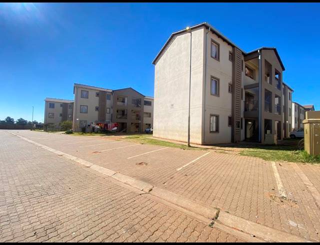 2 BEDROOM APARTMENT FOR SALE IN GREEN HILLS
